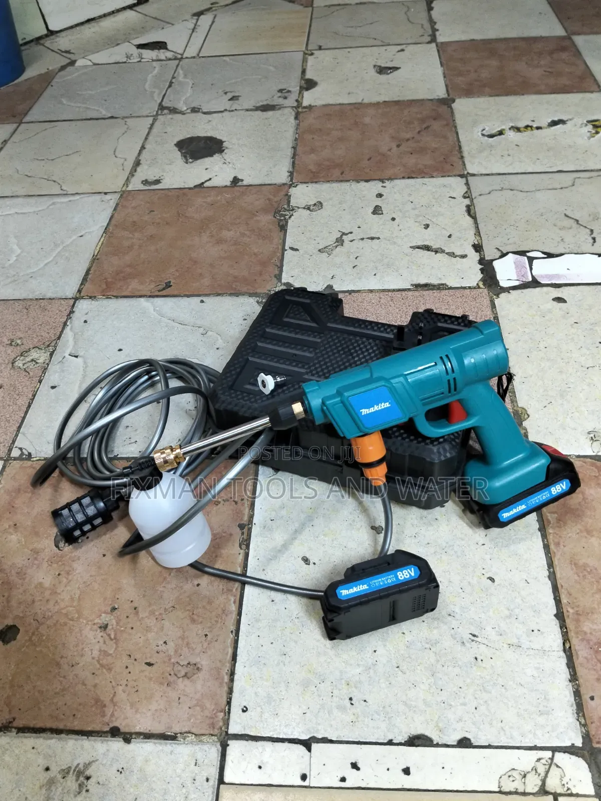 Top MAKITA Cordless Pressure Washer Machine 2 Battery 88V + Charger