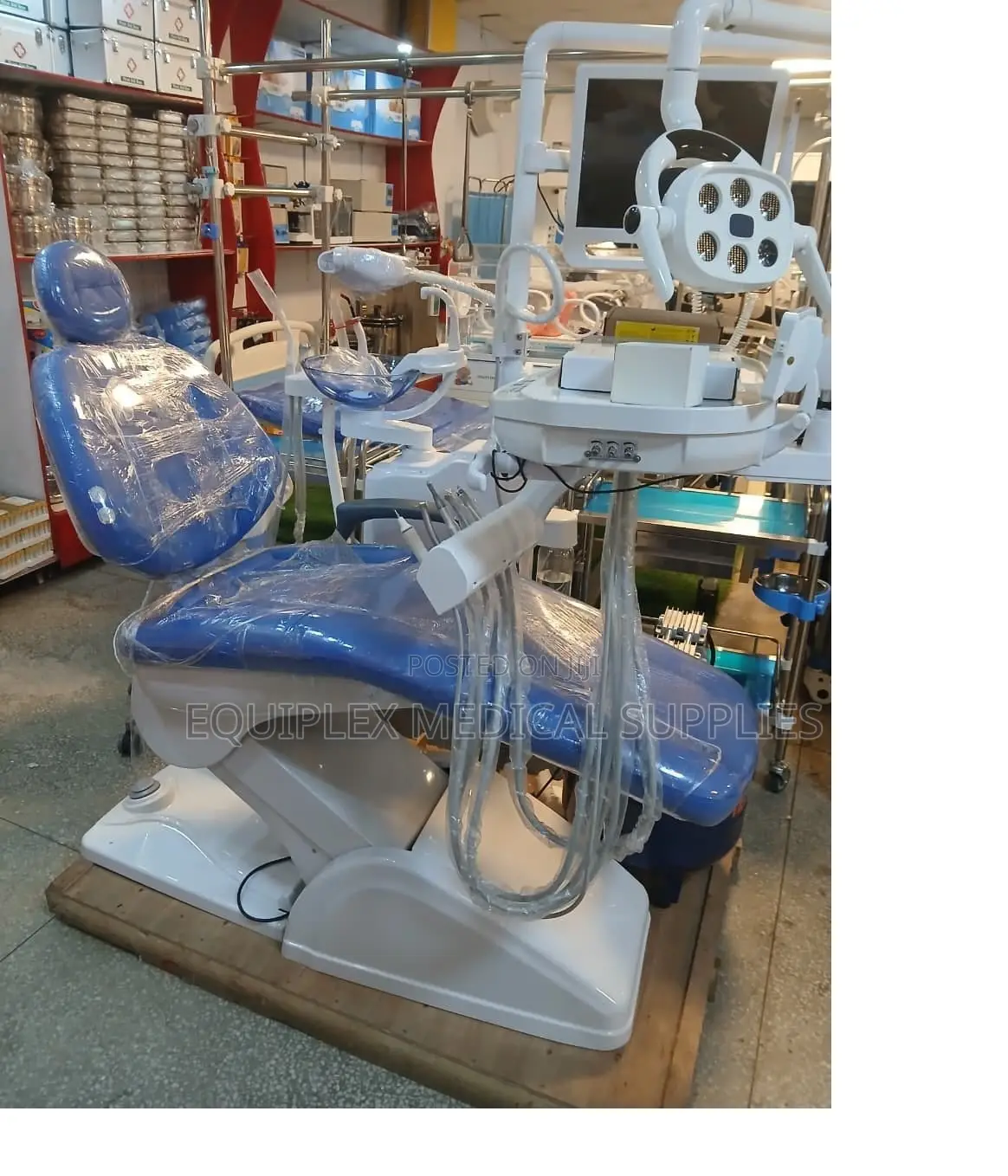 Dental Chair Complete With Compressor for Dental Procedures