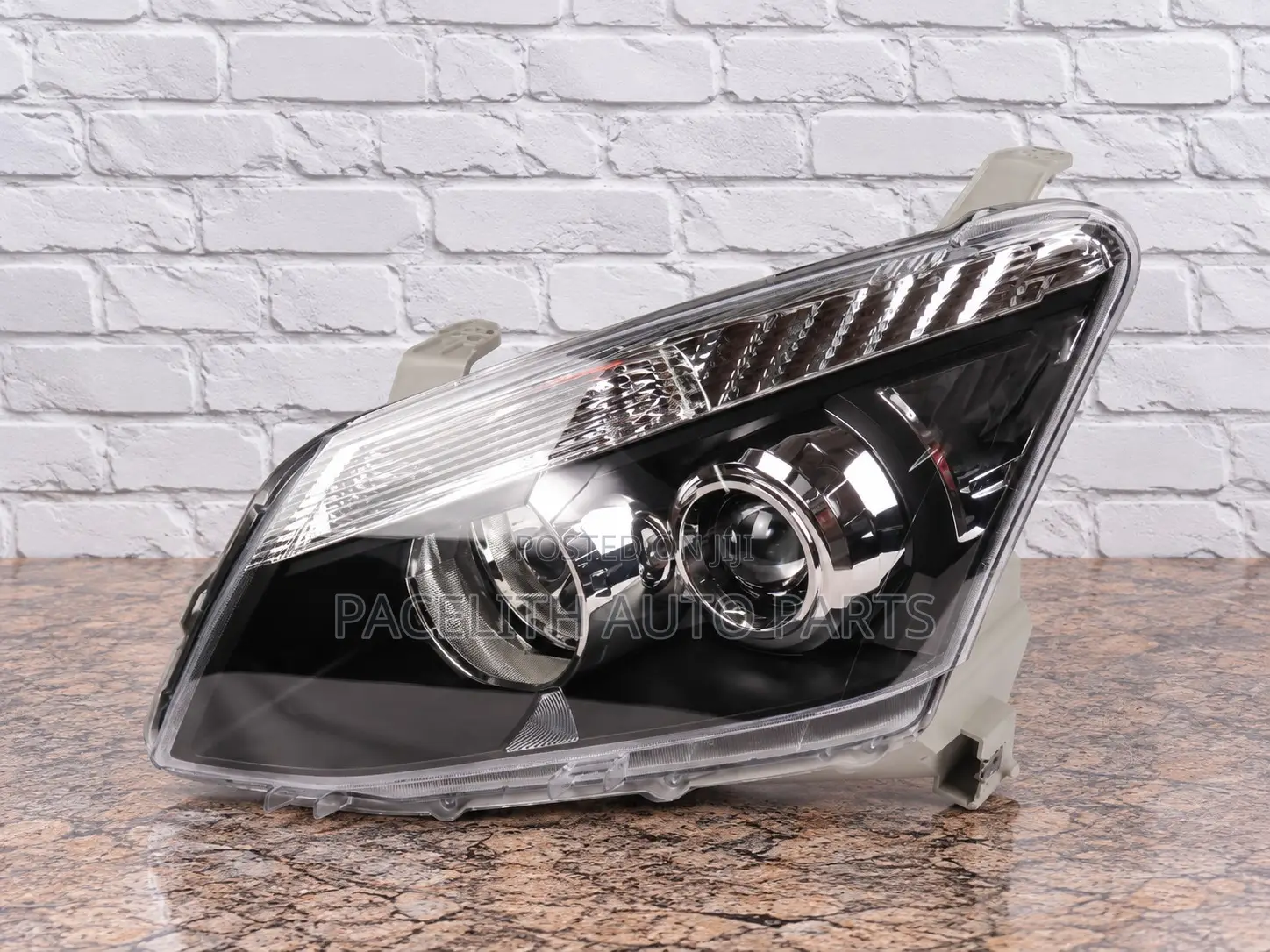Head Lamp / Light Isuzu DMax 2013/2014/2015 Smoked