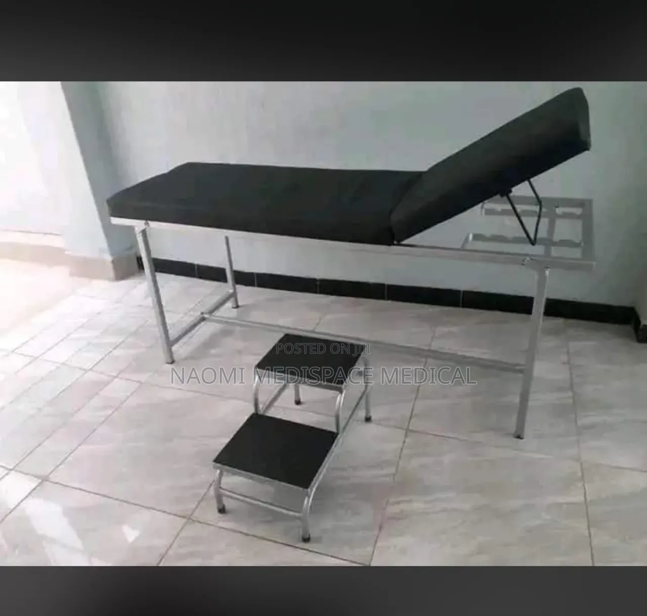 Durable Local Examination Couch With Strong Metal