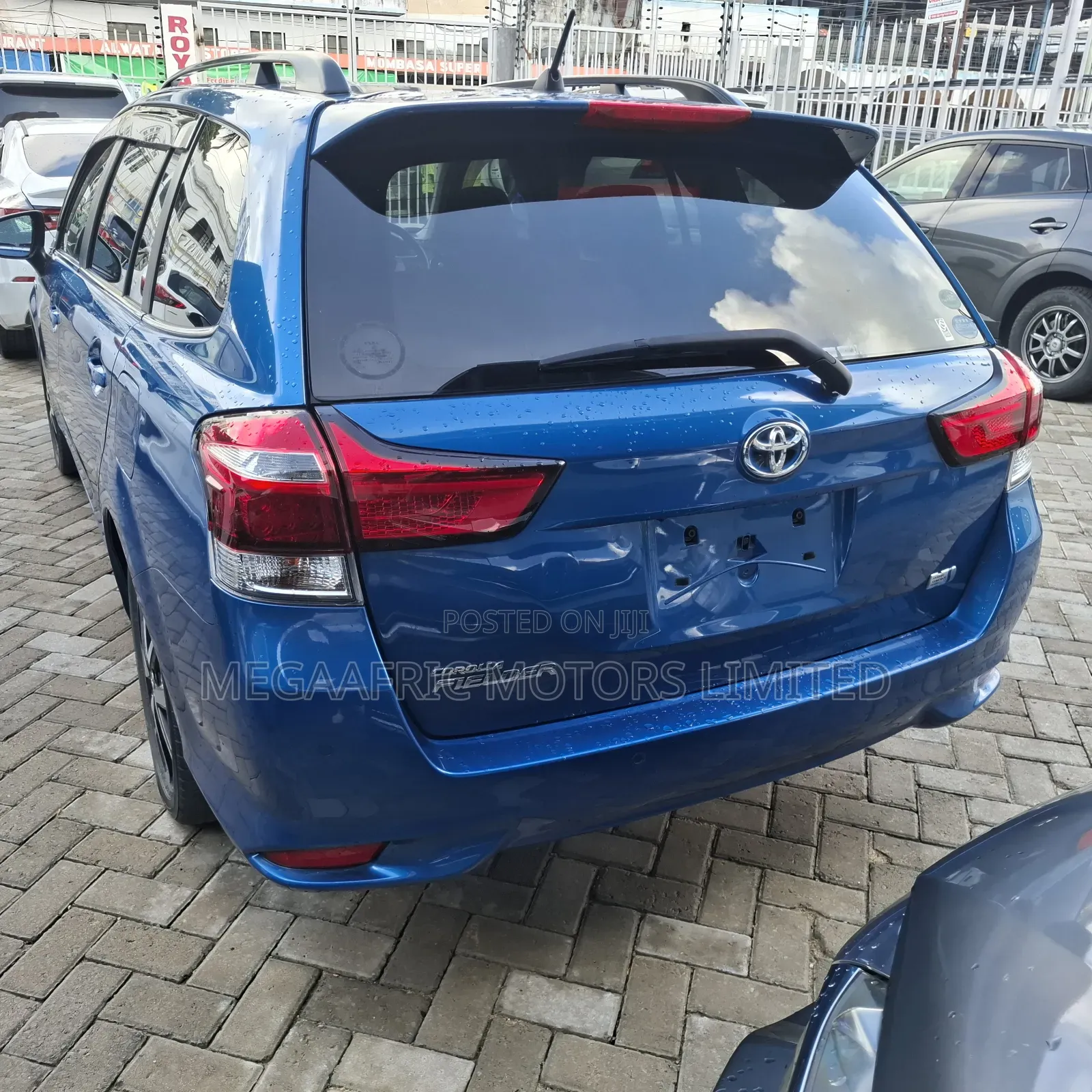 Toyota Corolla Fielder 1.5 Hybrid FWD 2019 Blue