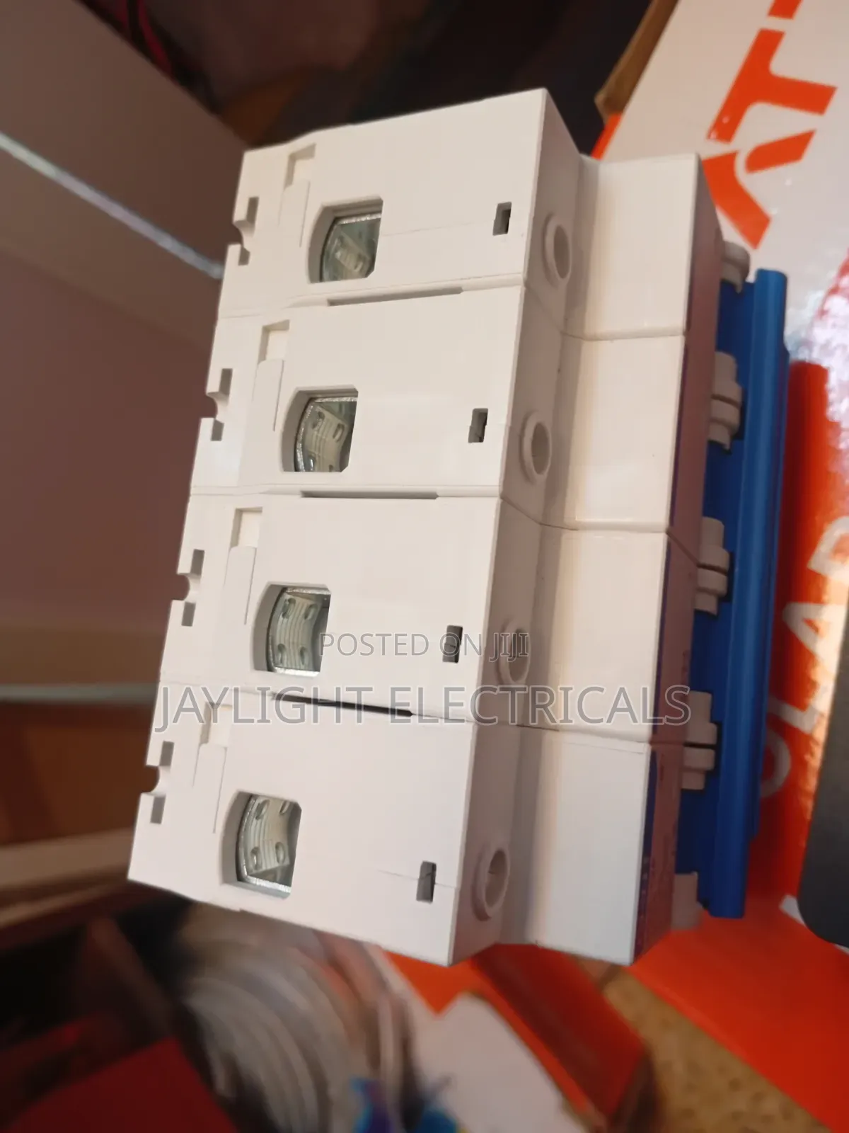 MCB Circuit Breaker for Electrical System 4pole 100A