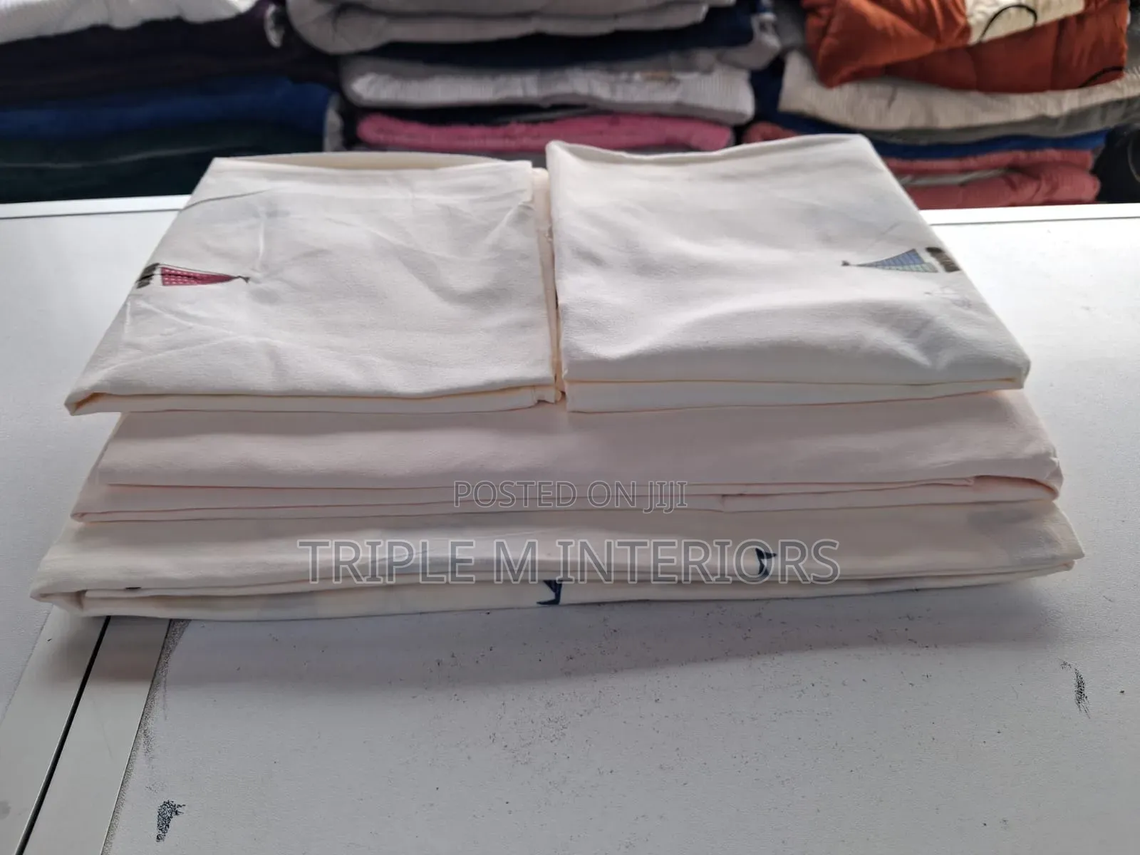 5 by 6 Bedsheets -Top High End 2 Bedsheets, 2pillowcases Fabrics