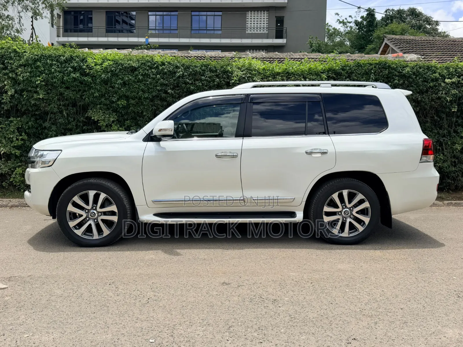 Toyota Land Cruiser 2016 White