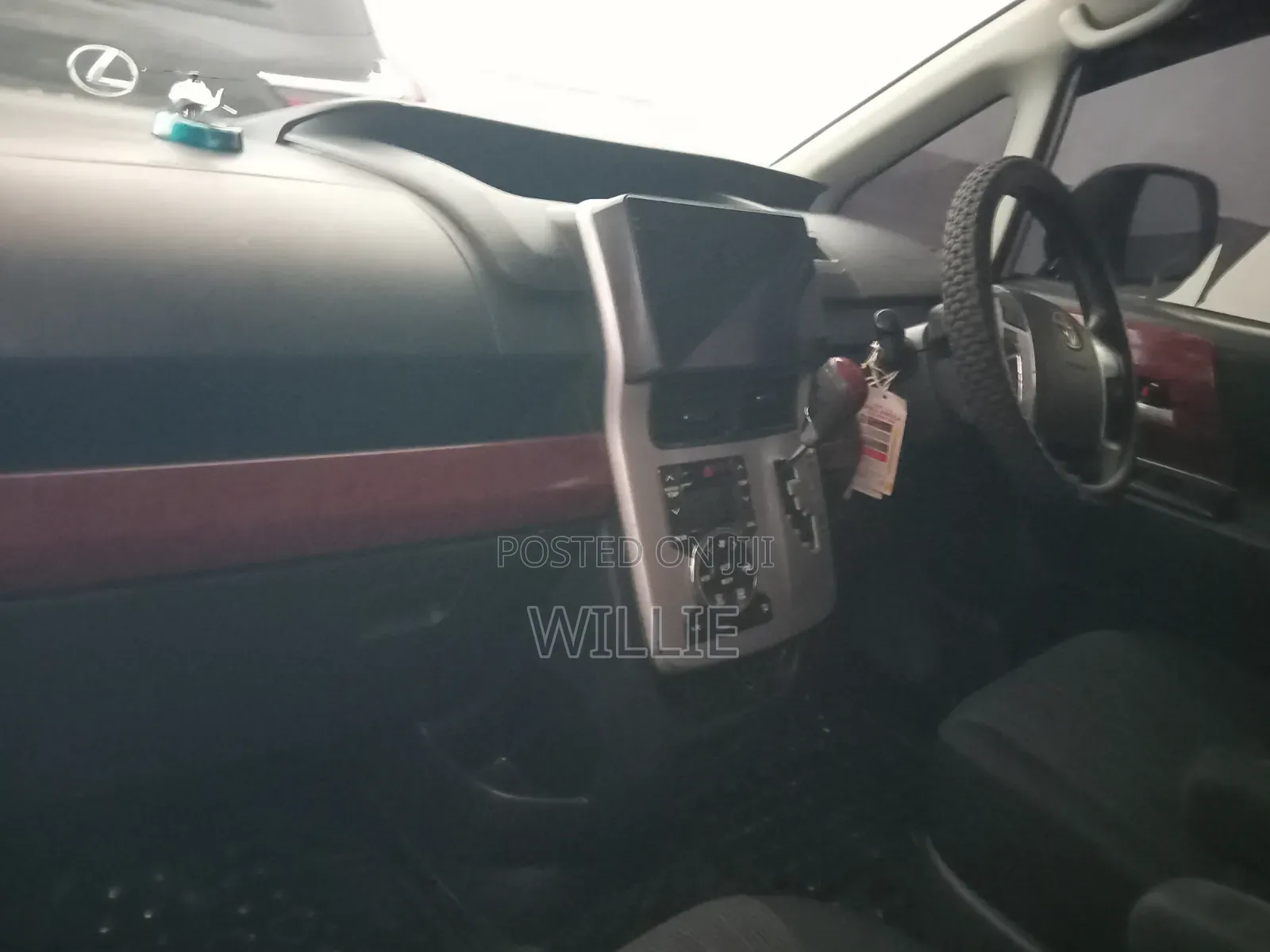 Toyota Noah 2014 White