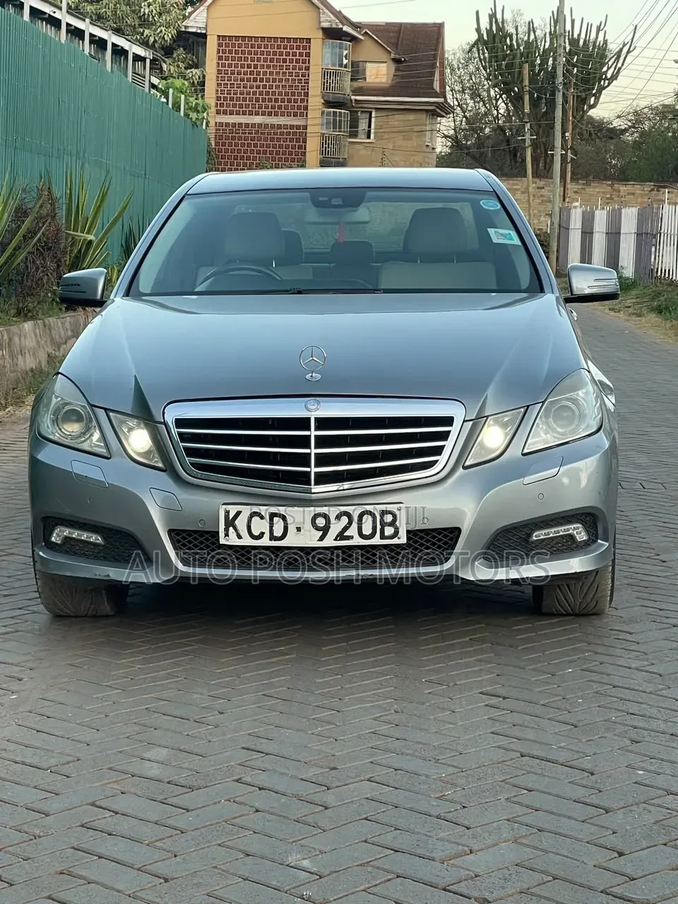Mercedes-Benz E-Class 2010
