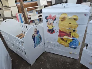 New Born Comfortable Baby Cot/Bed