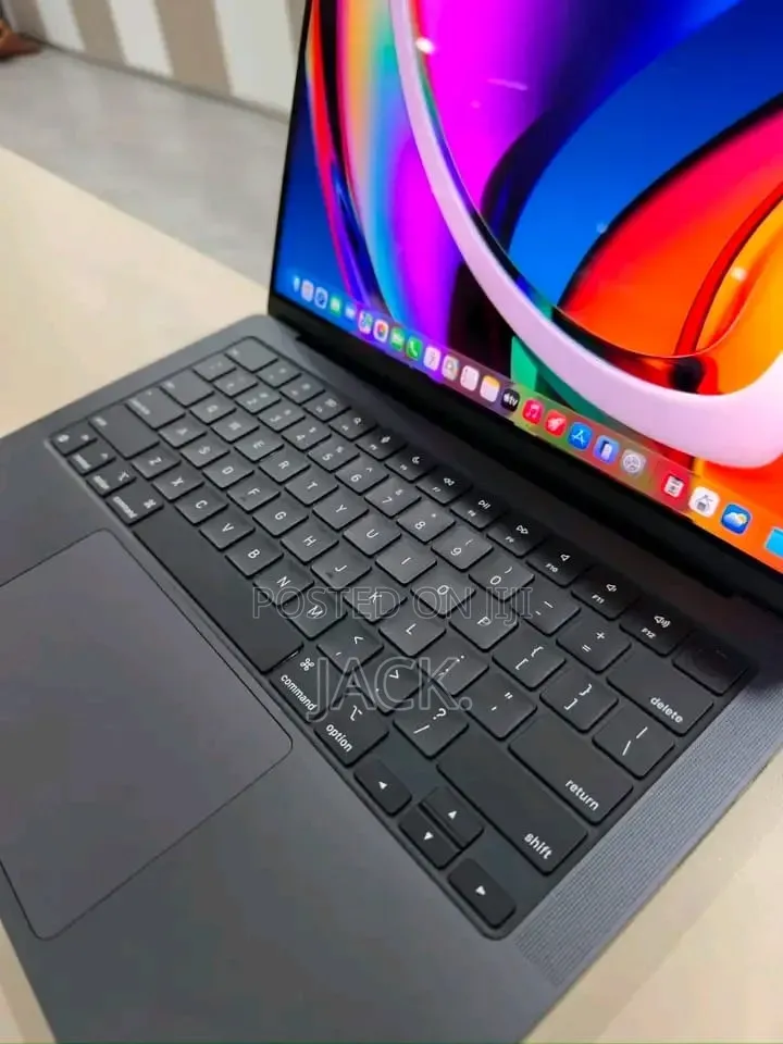 Laptop Apple MacBook Pro 2023 M3 Max 36GB Apple M3 Max SSD 1T