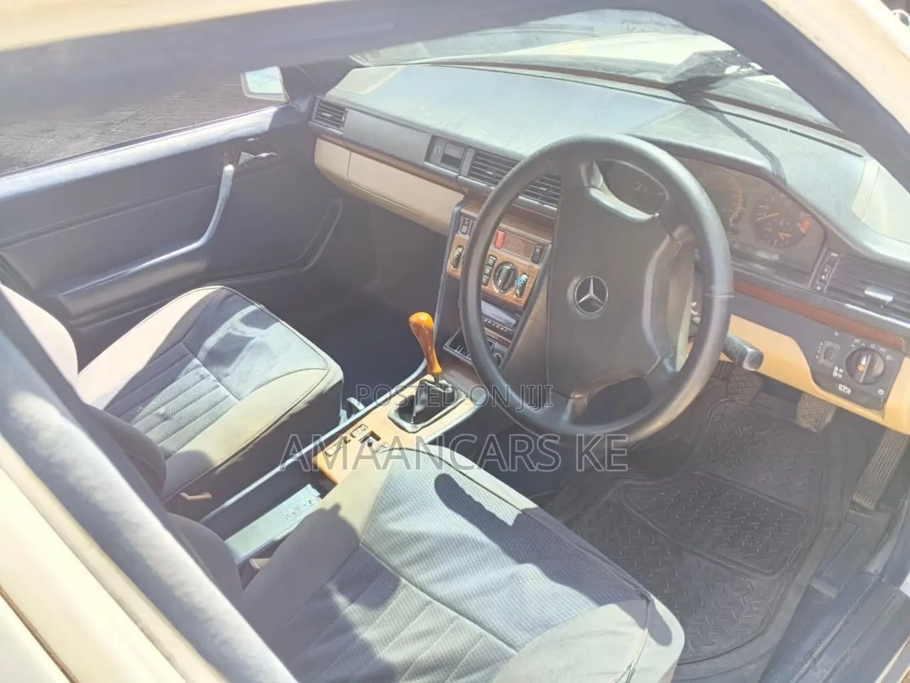 Mercedes-Benz 200 1987 White