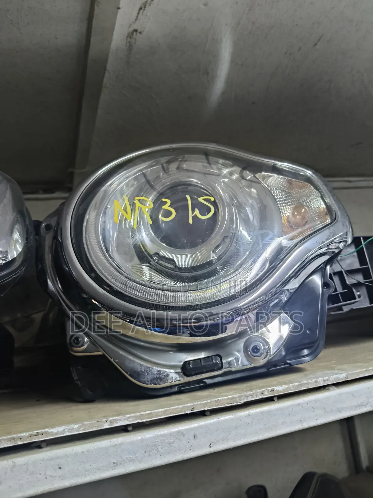 Suzuki Hustler 2014 Headlights