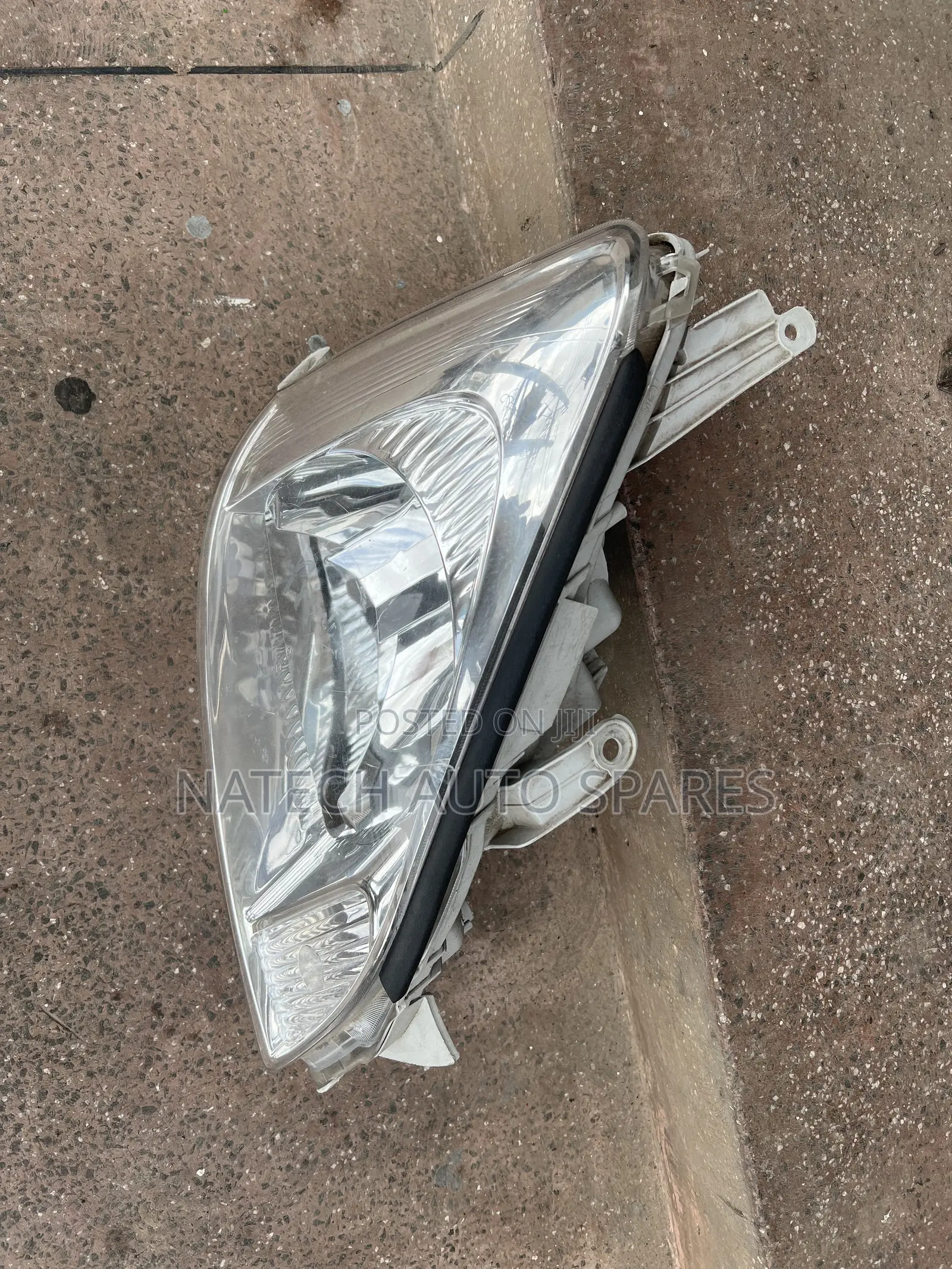 Toyota Premio 240 Headlight (2005)
