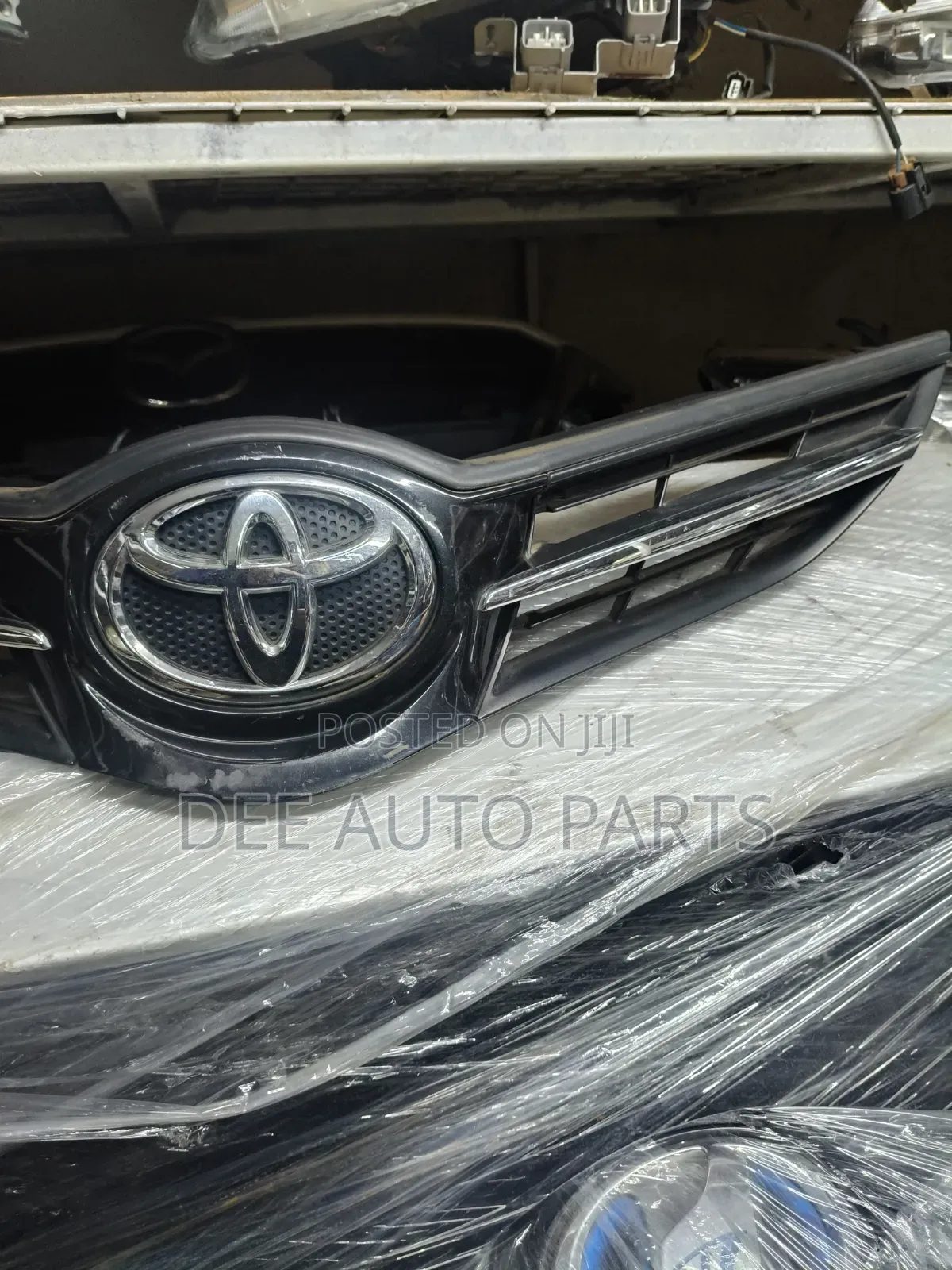 Auris 2012 Grill