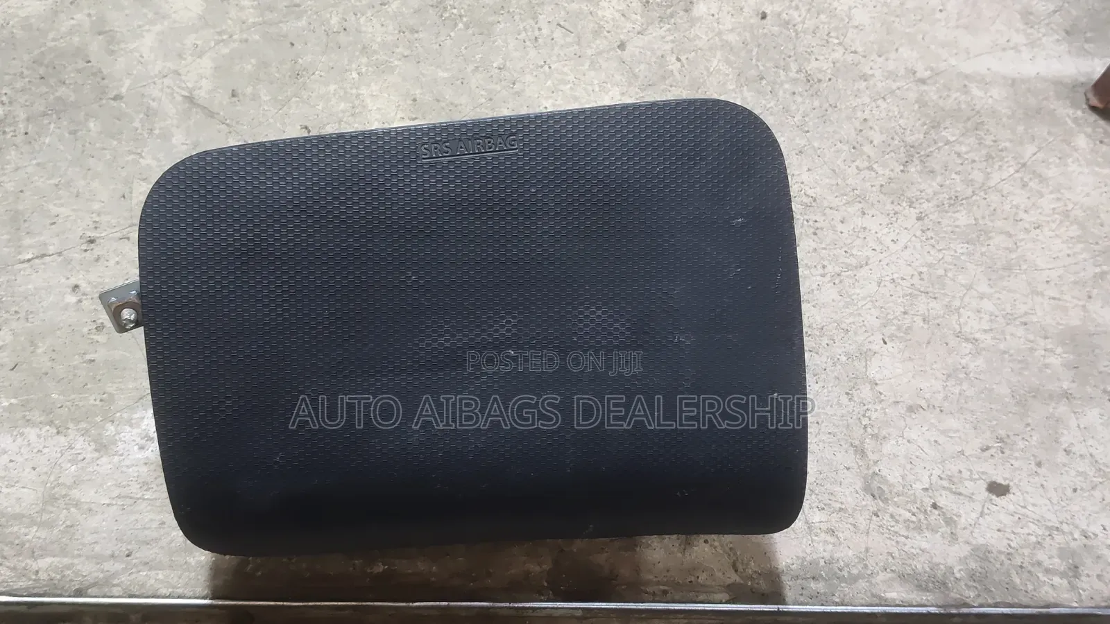 Suzuki Solio Dashboard Airbag and Steering Airbag.
