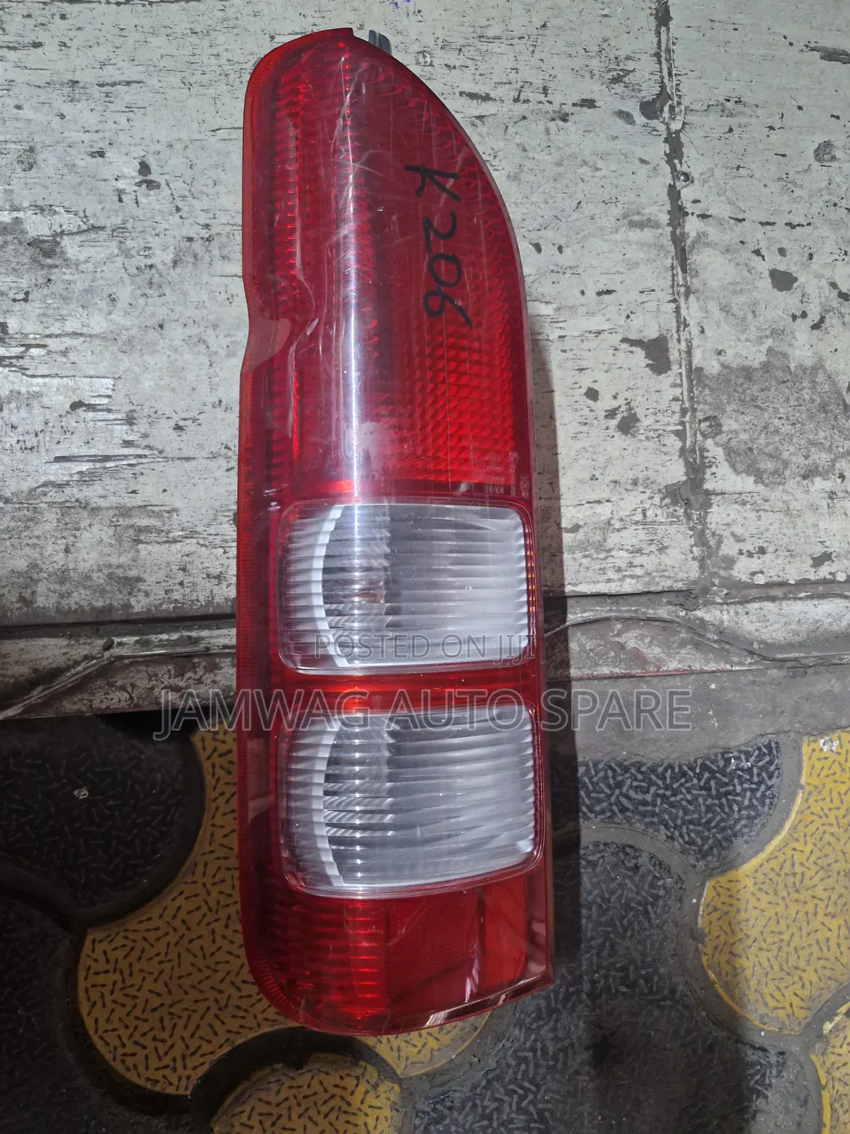 Toyota Hiace 7L Taillights