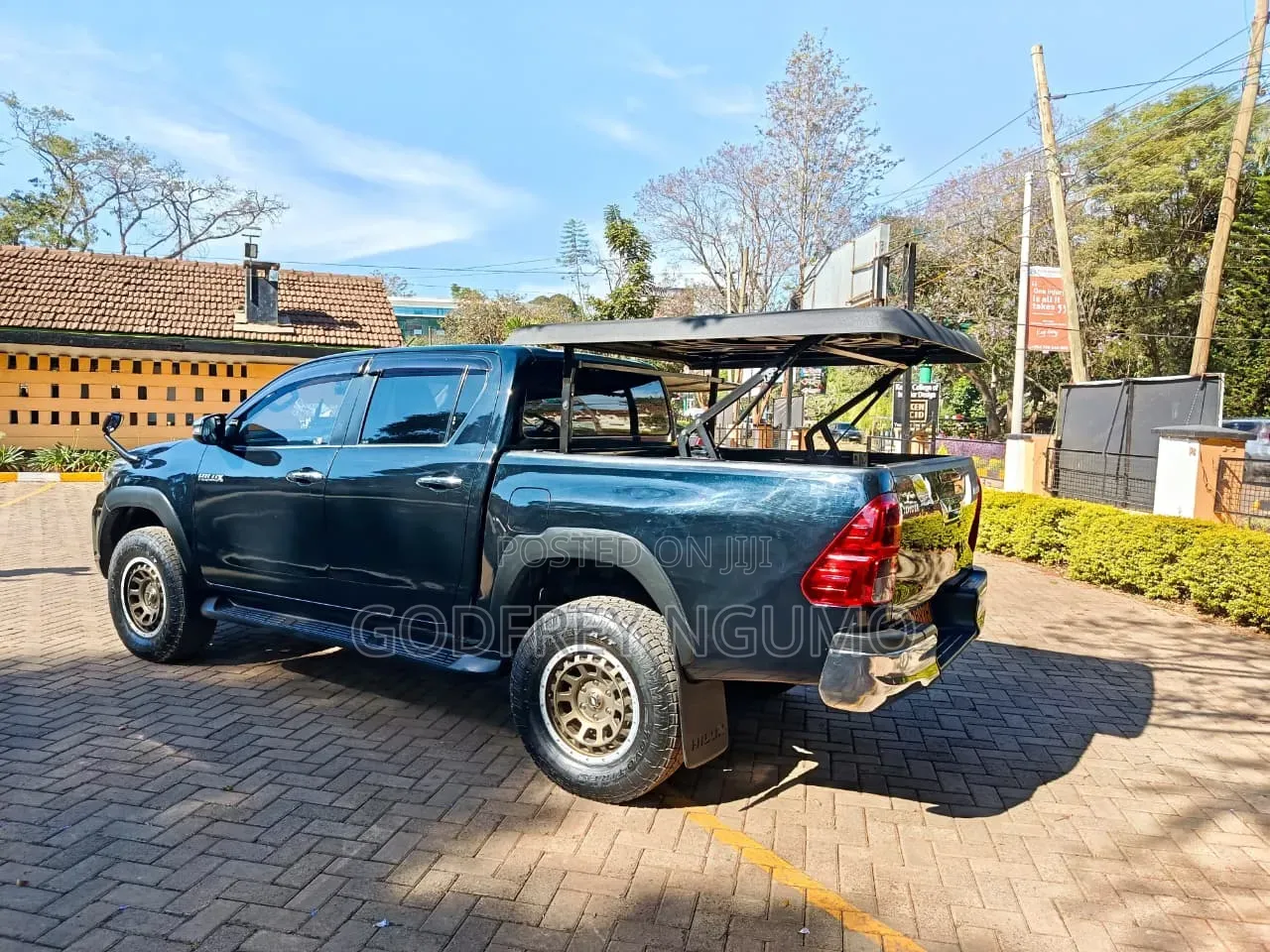 Toyota Hilux 2018 Black