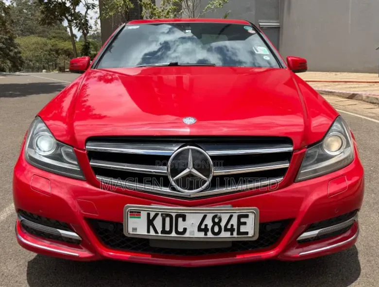 Mercedes-Benz C180 2014 Red