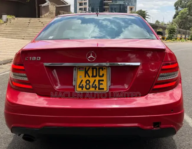 Mercedes-Benz C180 2014 Red