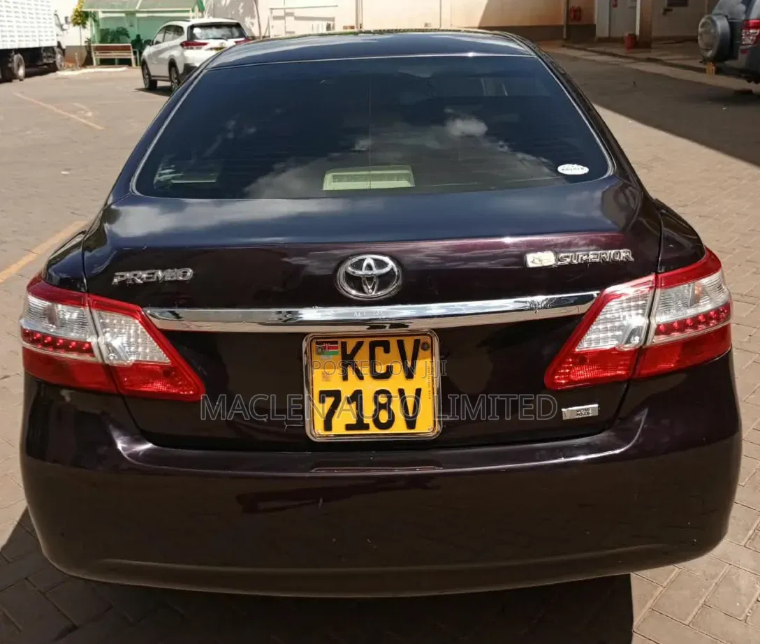 Toyota Premio 2013 Maroon