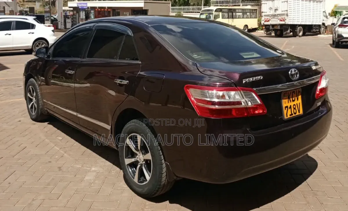 Toyota Premio 2013 Maroon