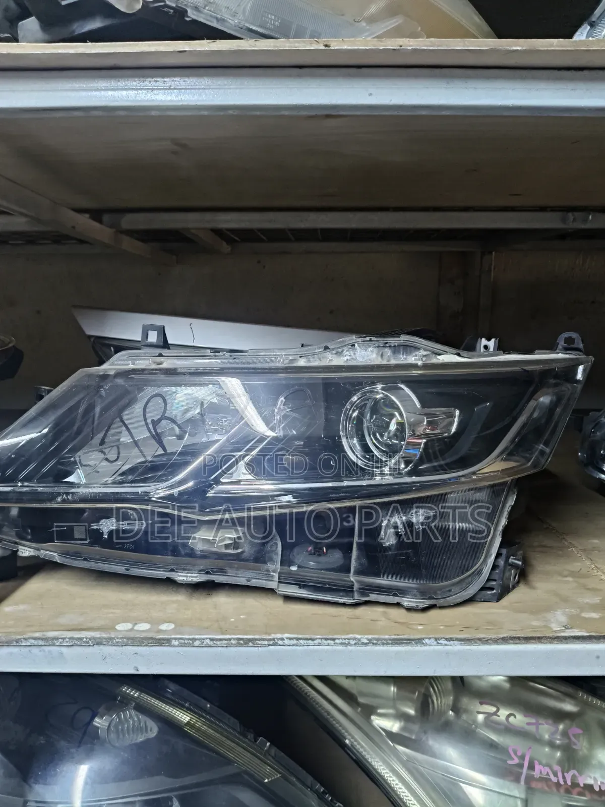 Nissan Serena 2016 Headlight