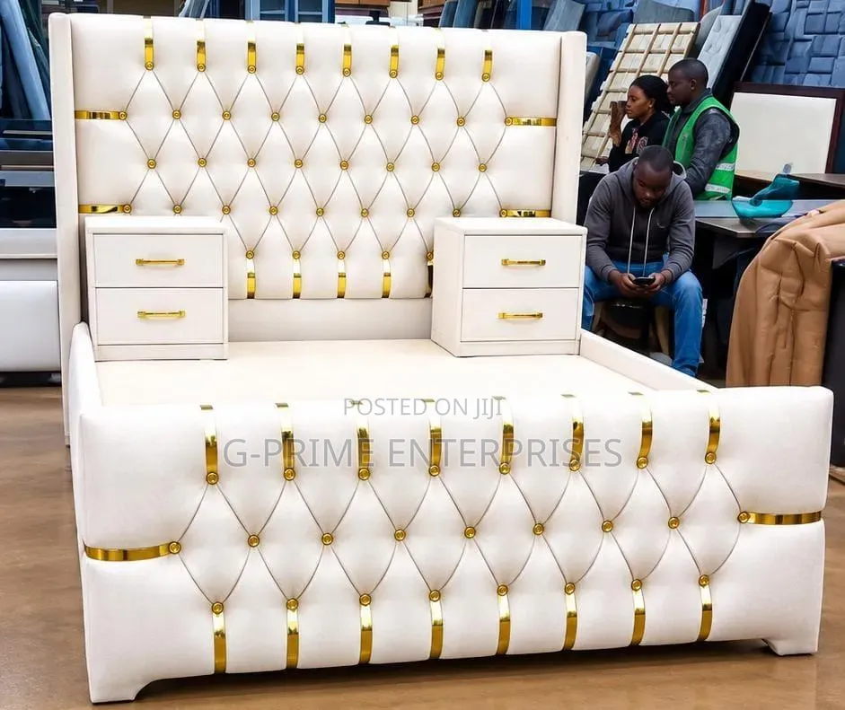 Queen Size Bed With Drawer