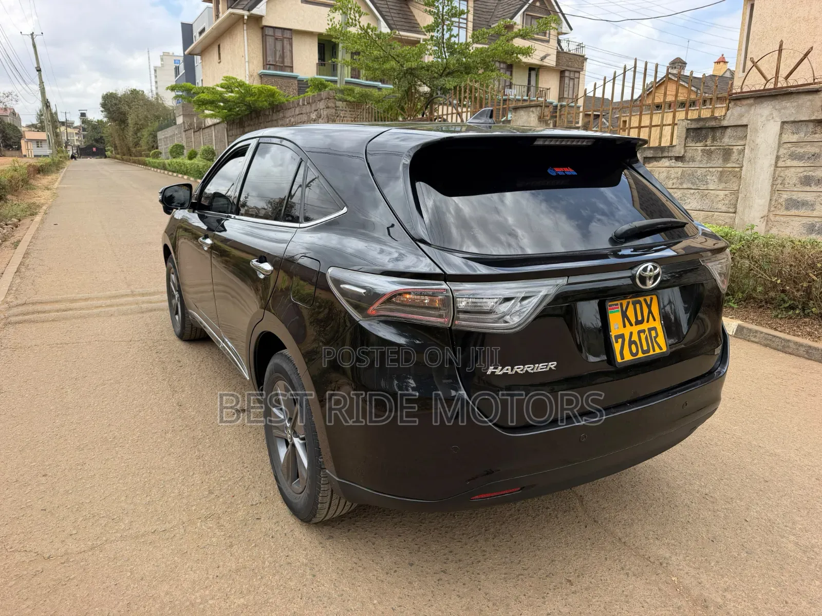 Toyota Harrier 2.0 2014