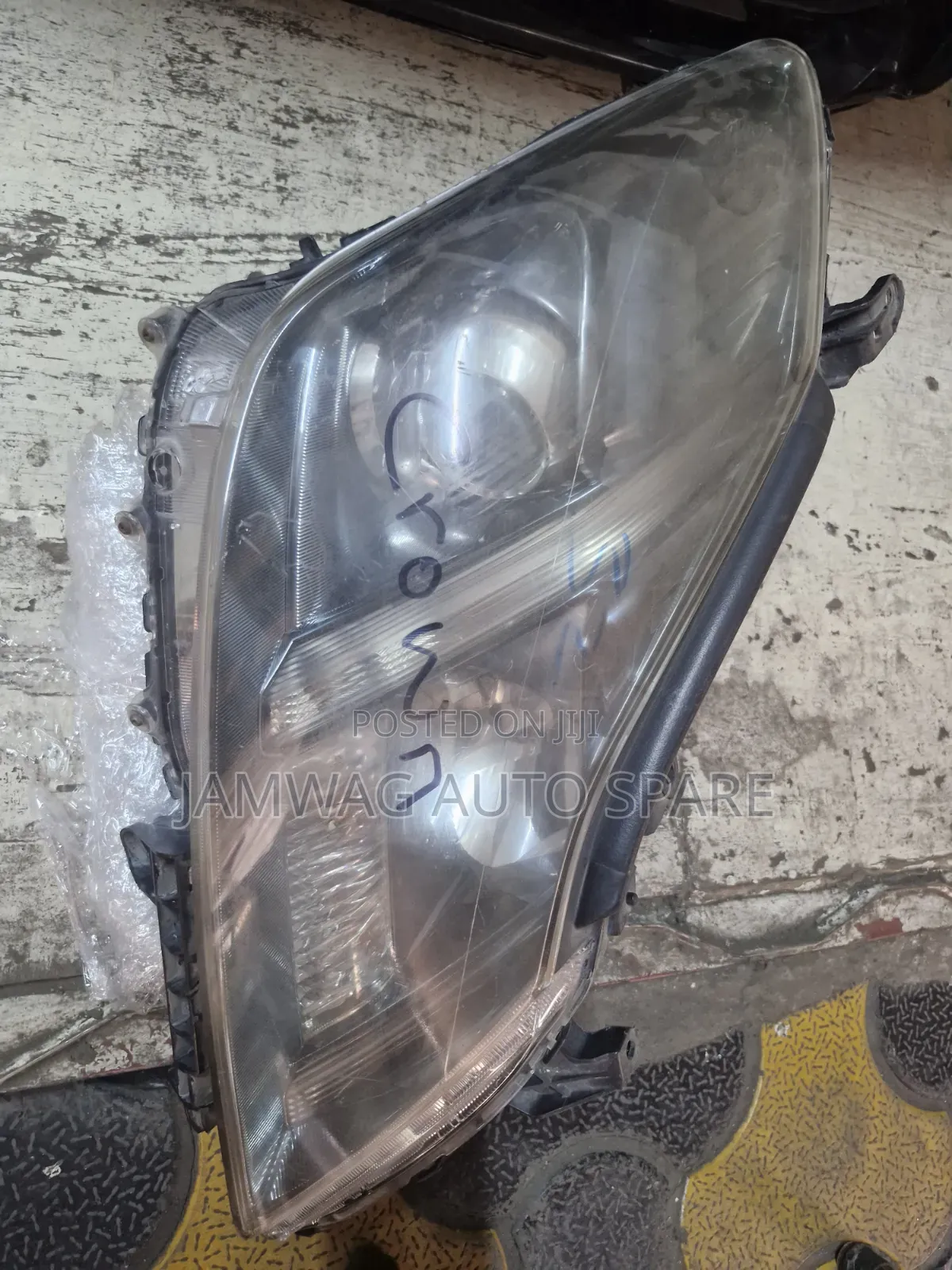 Toyota Crown 2012 Xenon Headlights