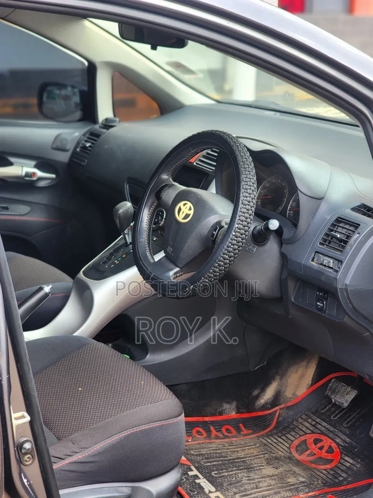 Toyota Auris 2010 Gray