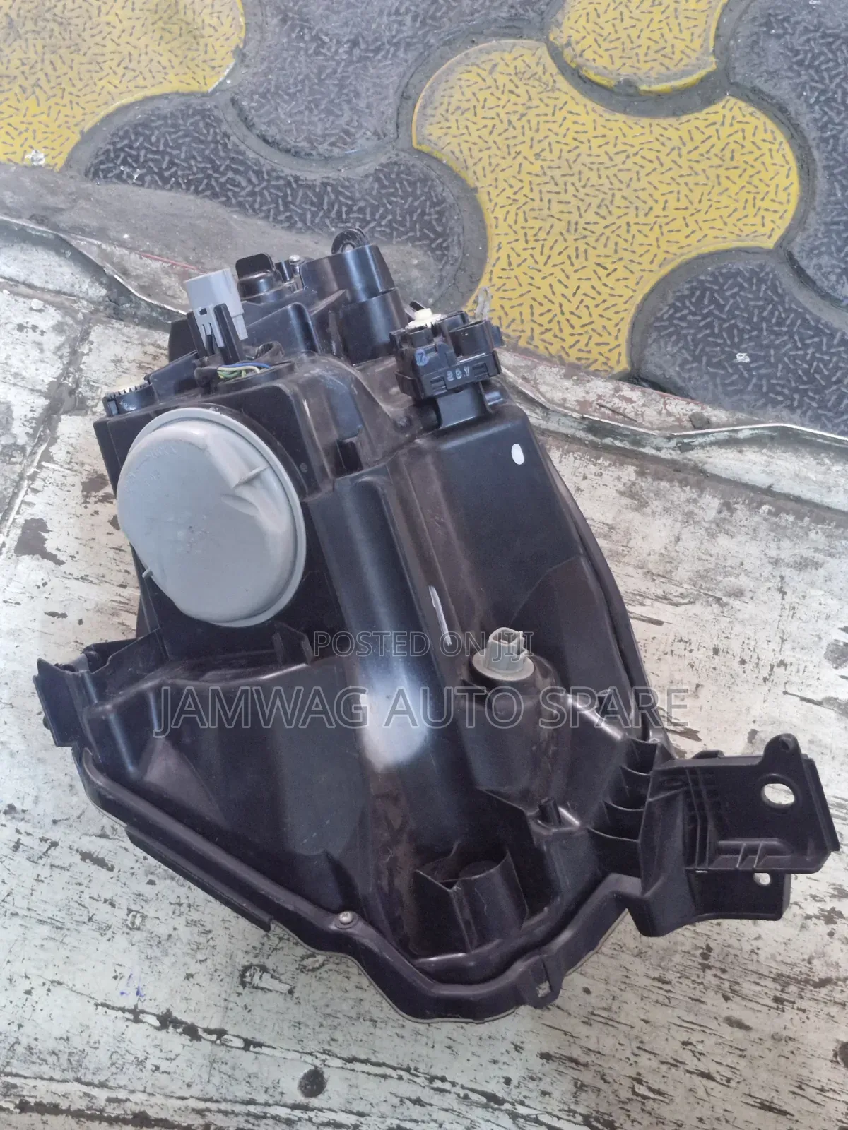 Toyota Passo Moda Xenon Headlight LHS