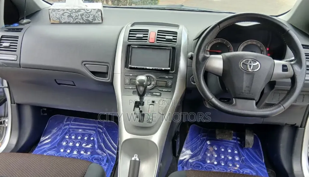 Toyota Auris 2010 Silver
