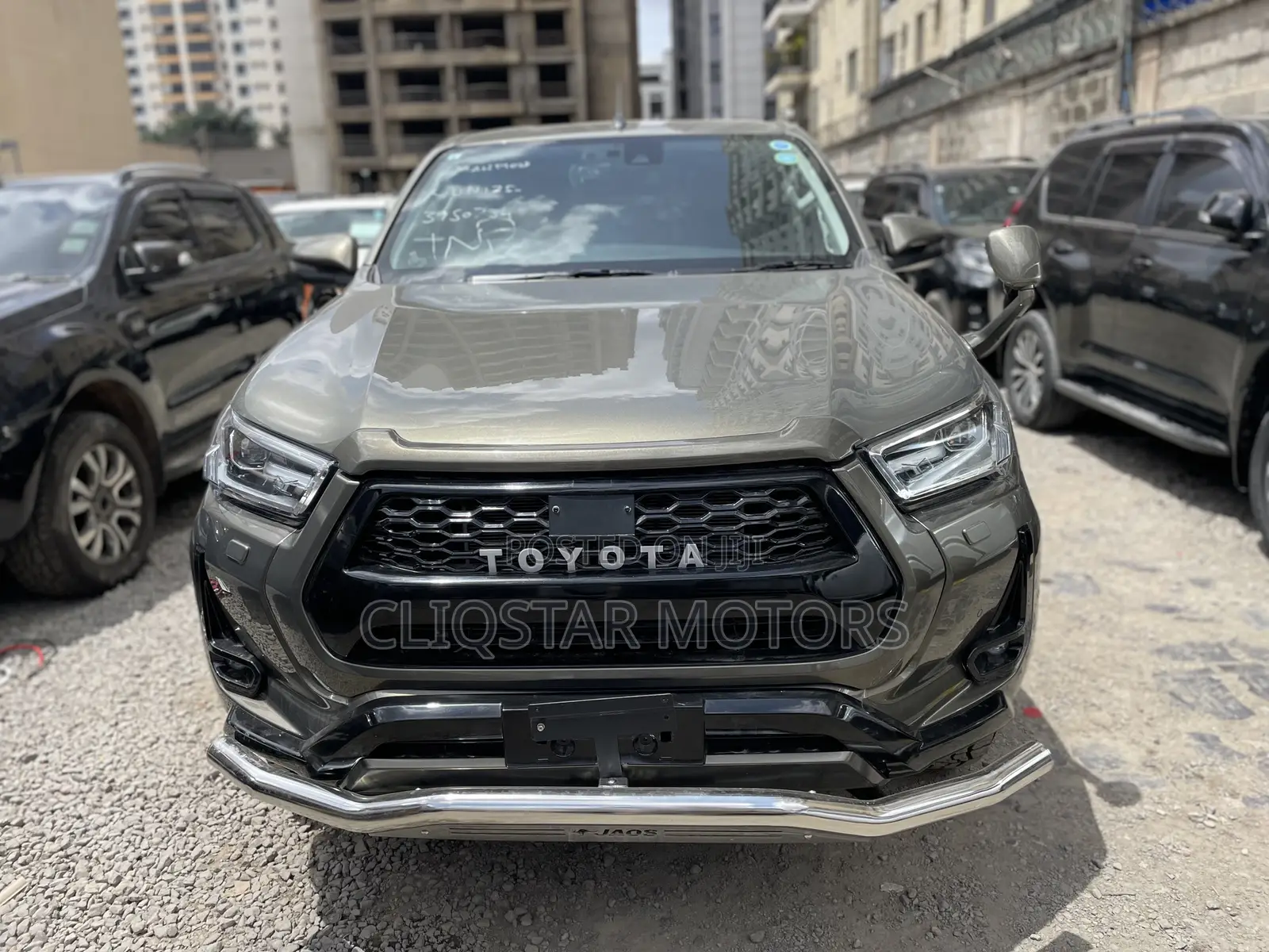 Toyota Hilux 2023 Green