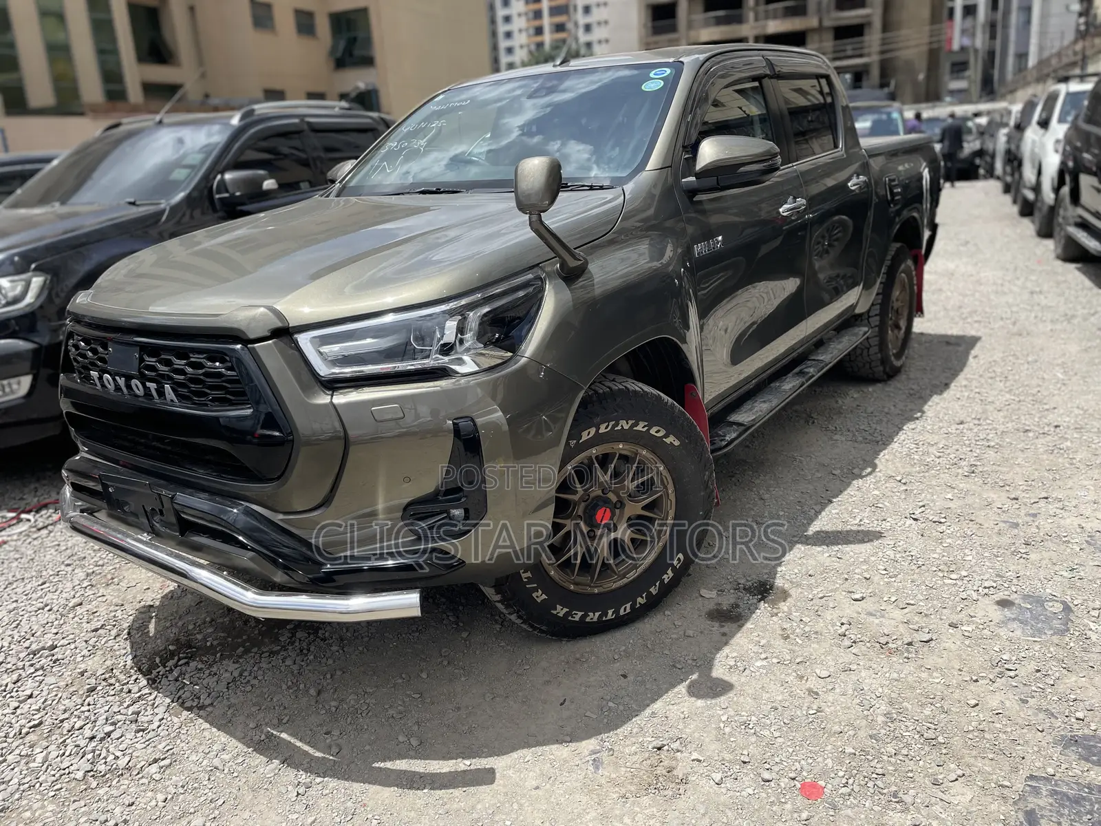 Toyota Hilux 2023 Green
