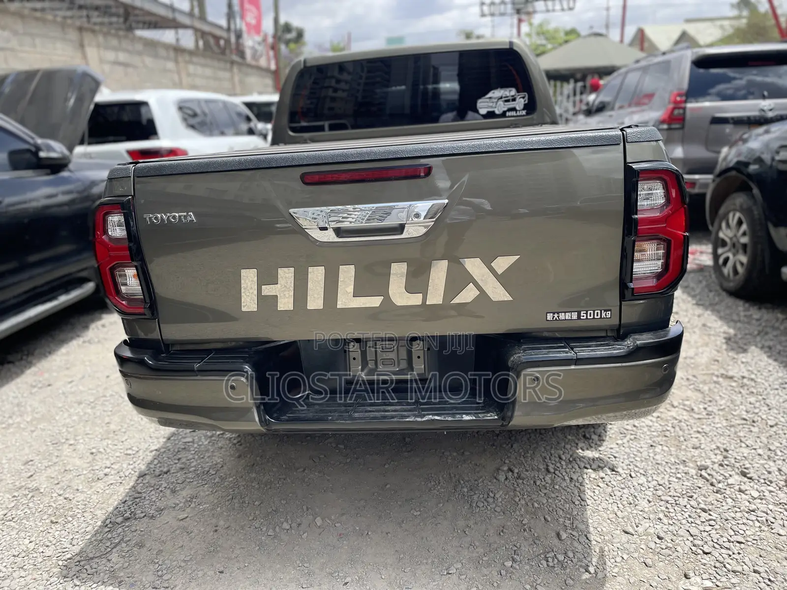 Toyota Hilux 2023 Green