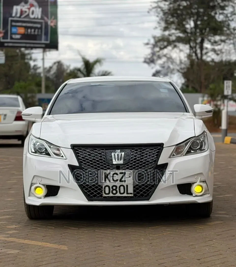 Toyota Crown 2013 White