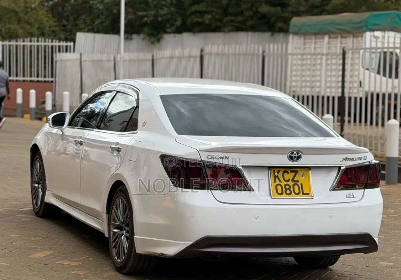 Toyota Crown 2013 White