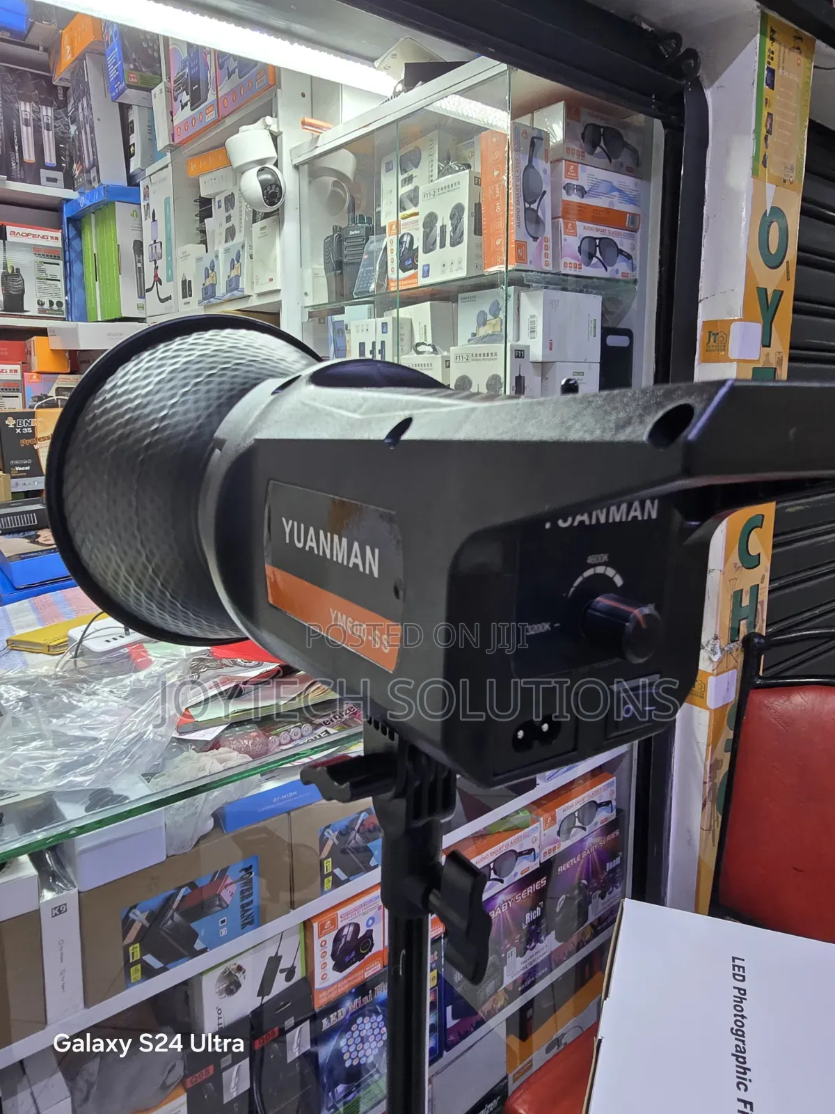 YUANMAN 600W Photography Fill Light for Studio Shoots With Tripod