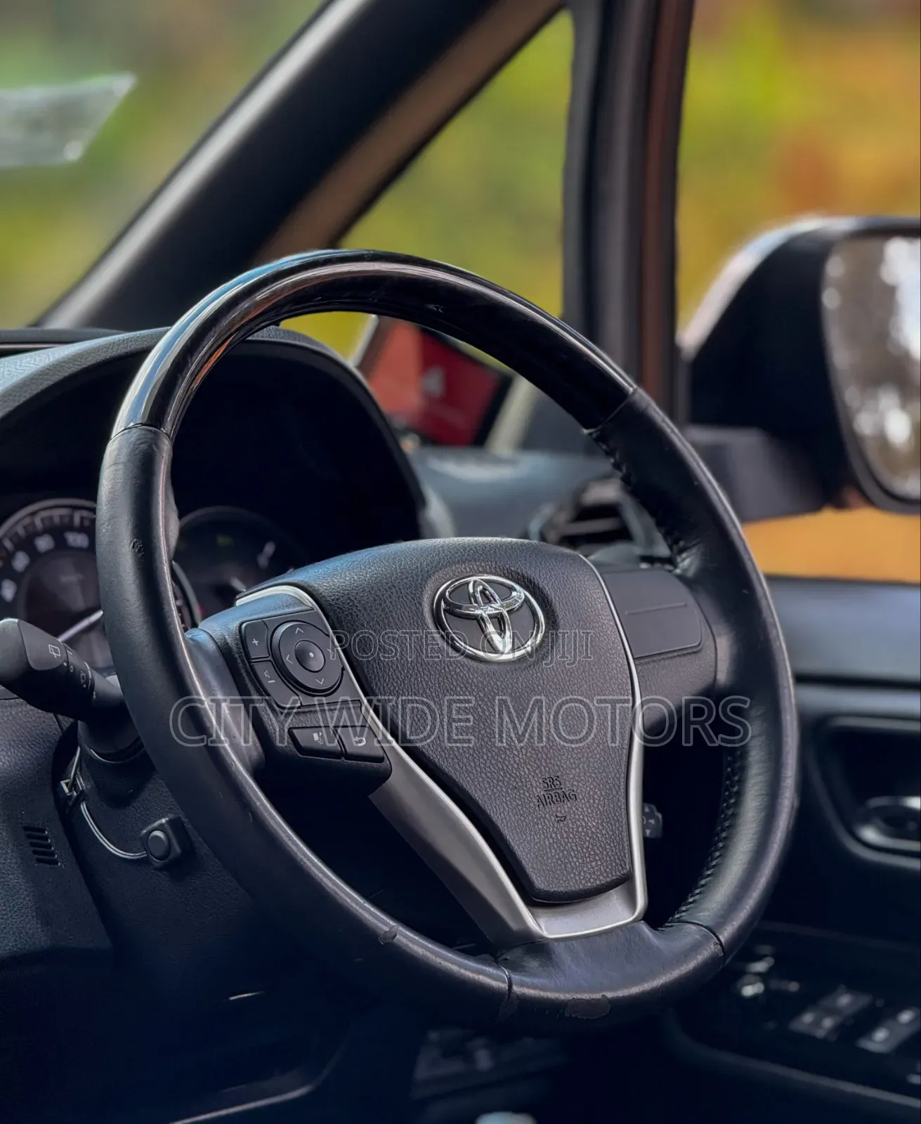 Toyota Esquire 2.0 AWD (8 seater) 2019 Black