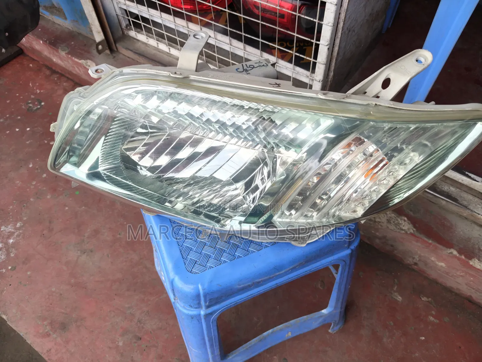 Headlight Axio/Fielder 141 Greenish