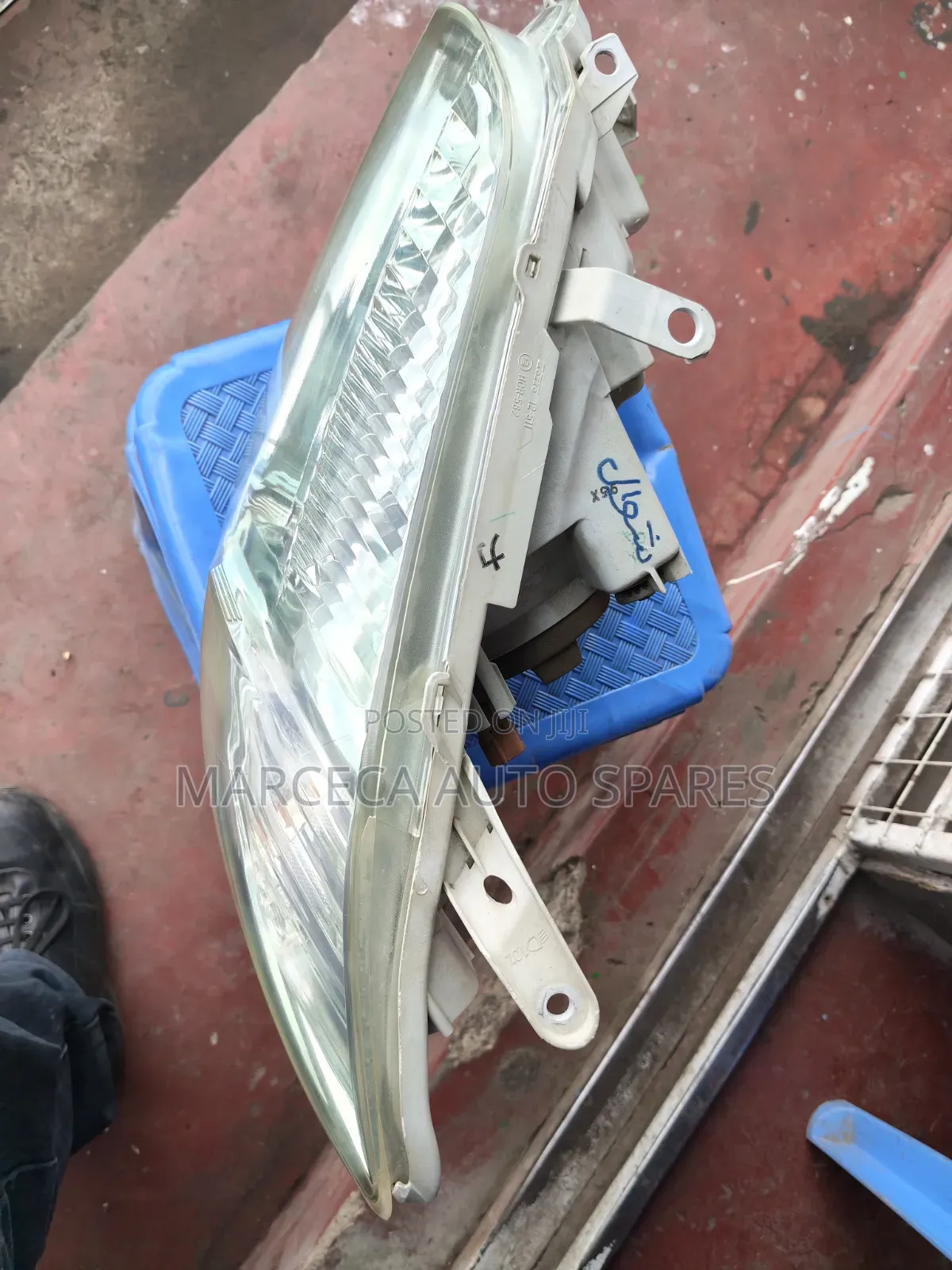 Headlight Axio/Fielder 141 Greenish