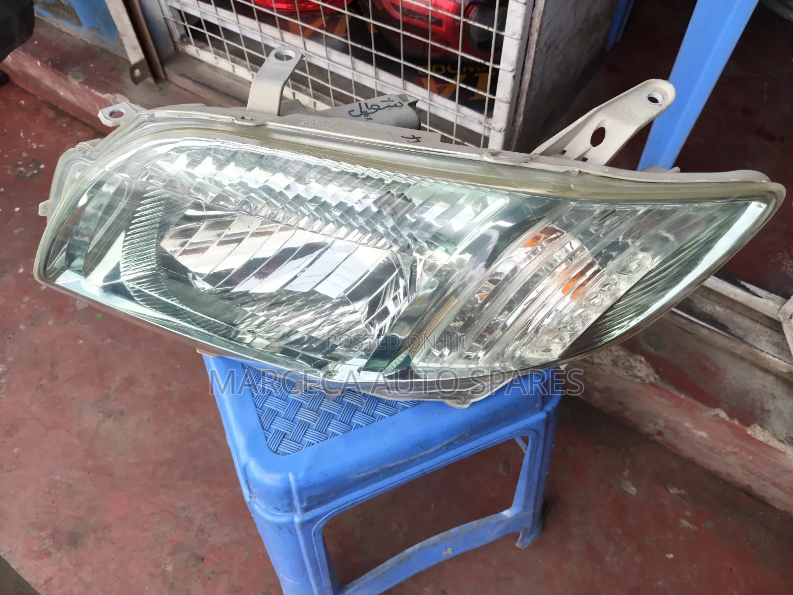 Headlight Axio/Fielder 141 Greenish