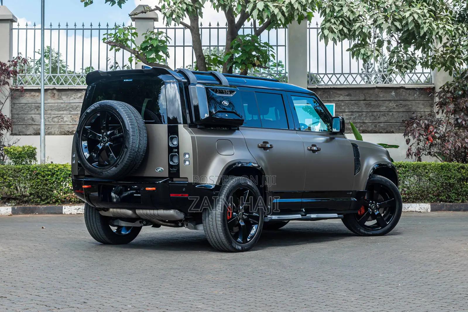 Land Rover Defender 2022 Brown