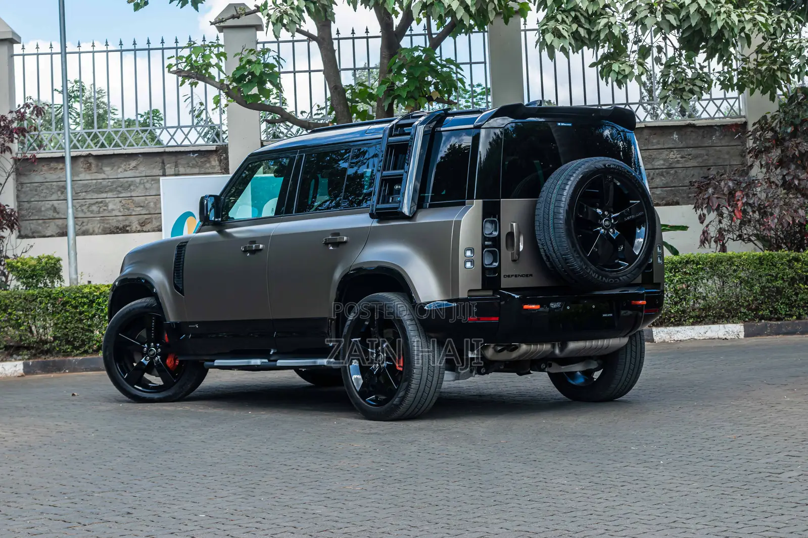 Land Rover Defender 2022 Brown