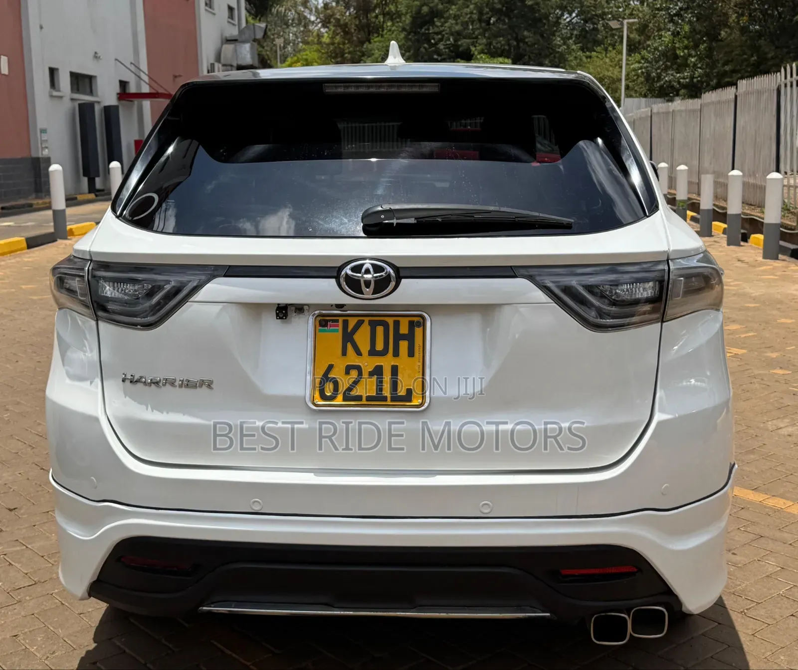 Toyota Harrier 2.0 2015 Off white
