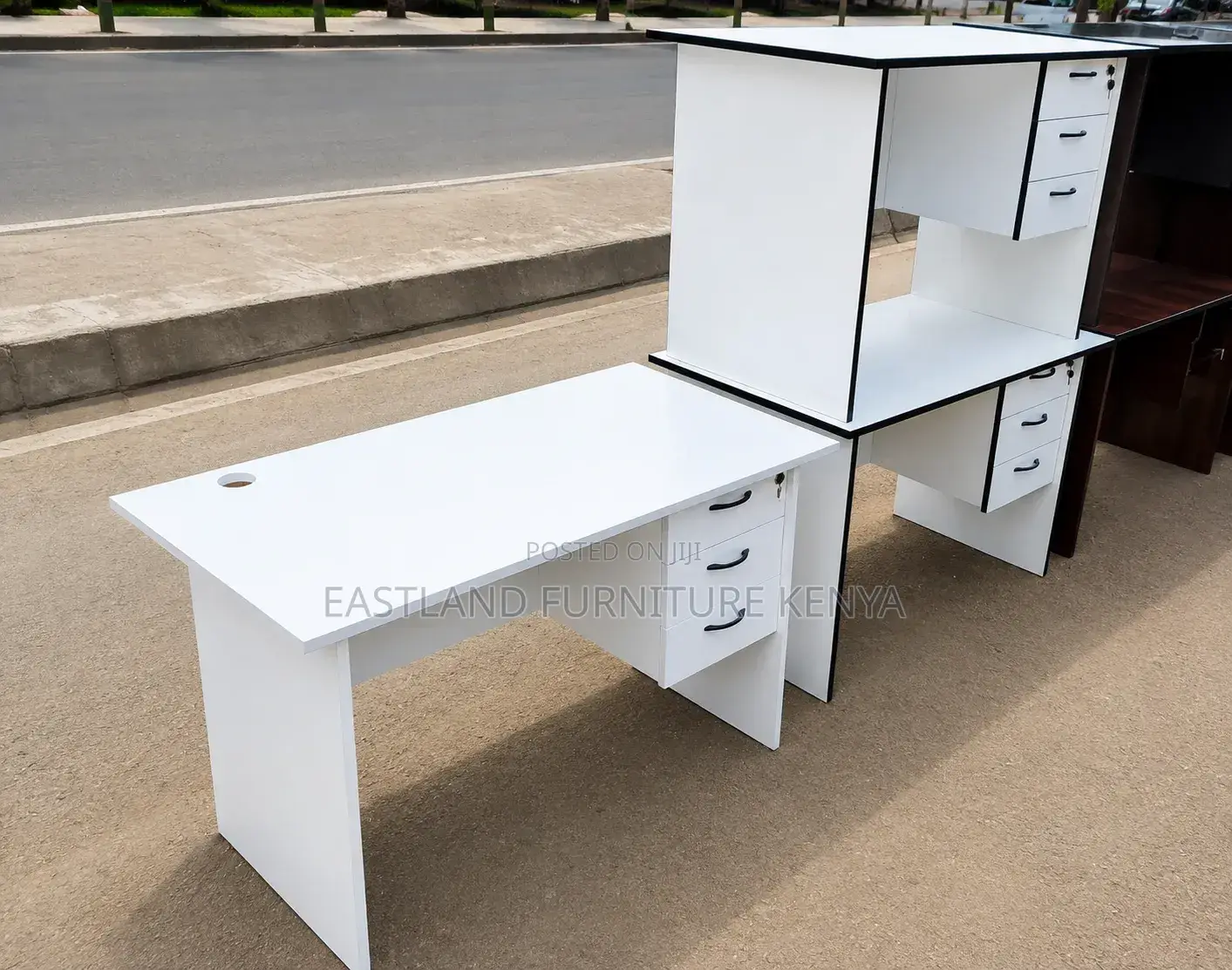 Modern White Office Desk With Drawers