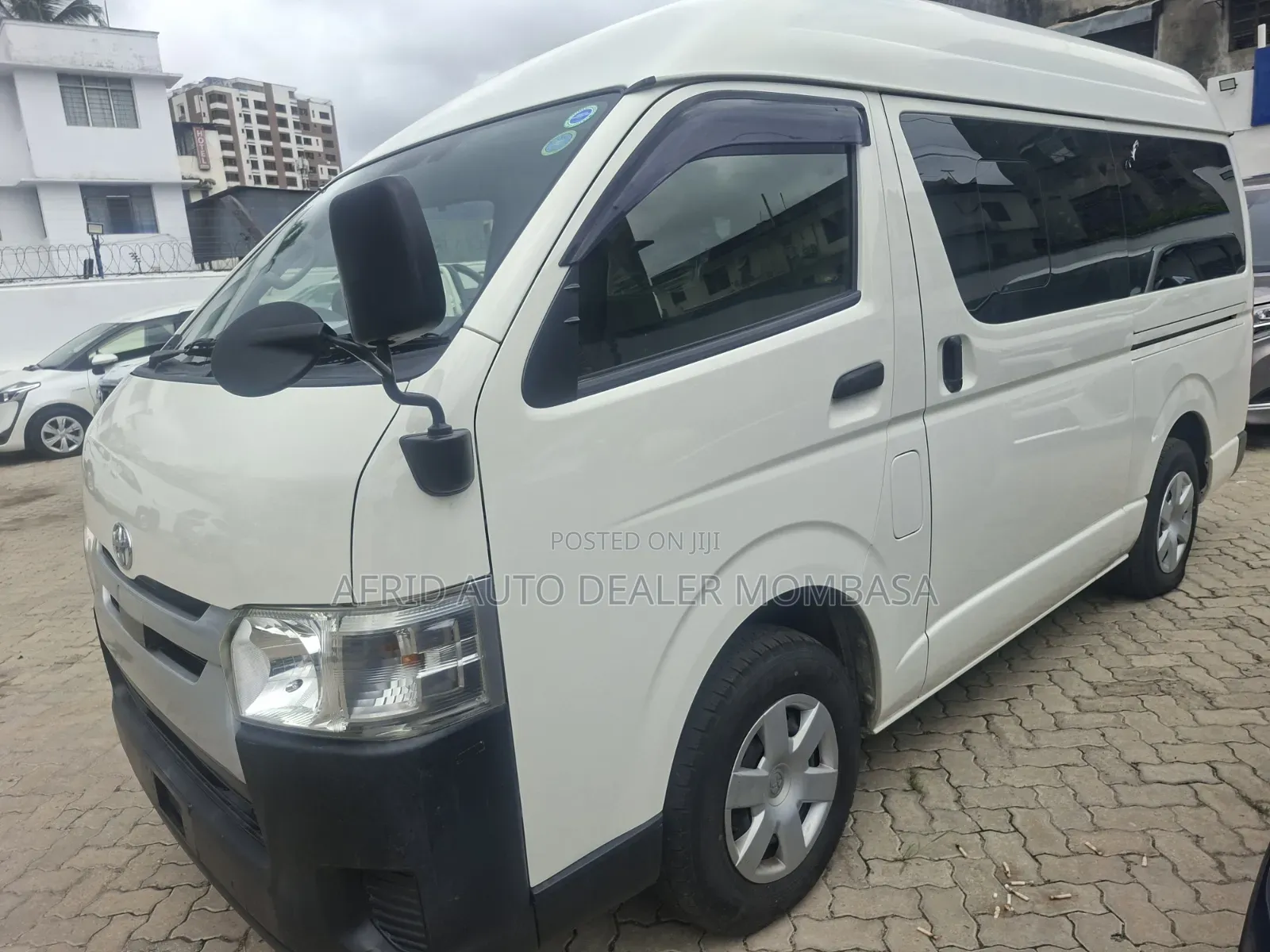 Toyota HiAce 2019 White