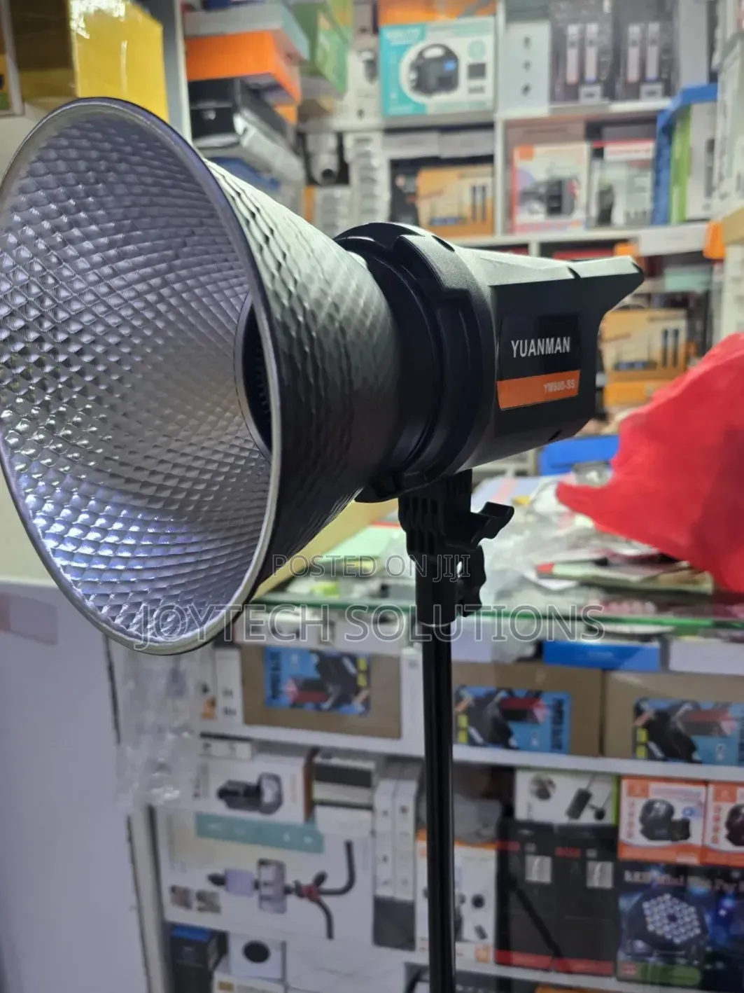 Adjustable LED Photography Continuous Light 3200K to 6500K Pro LM 600