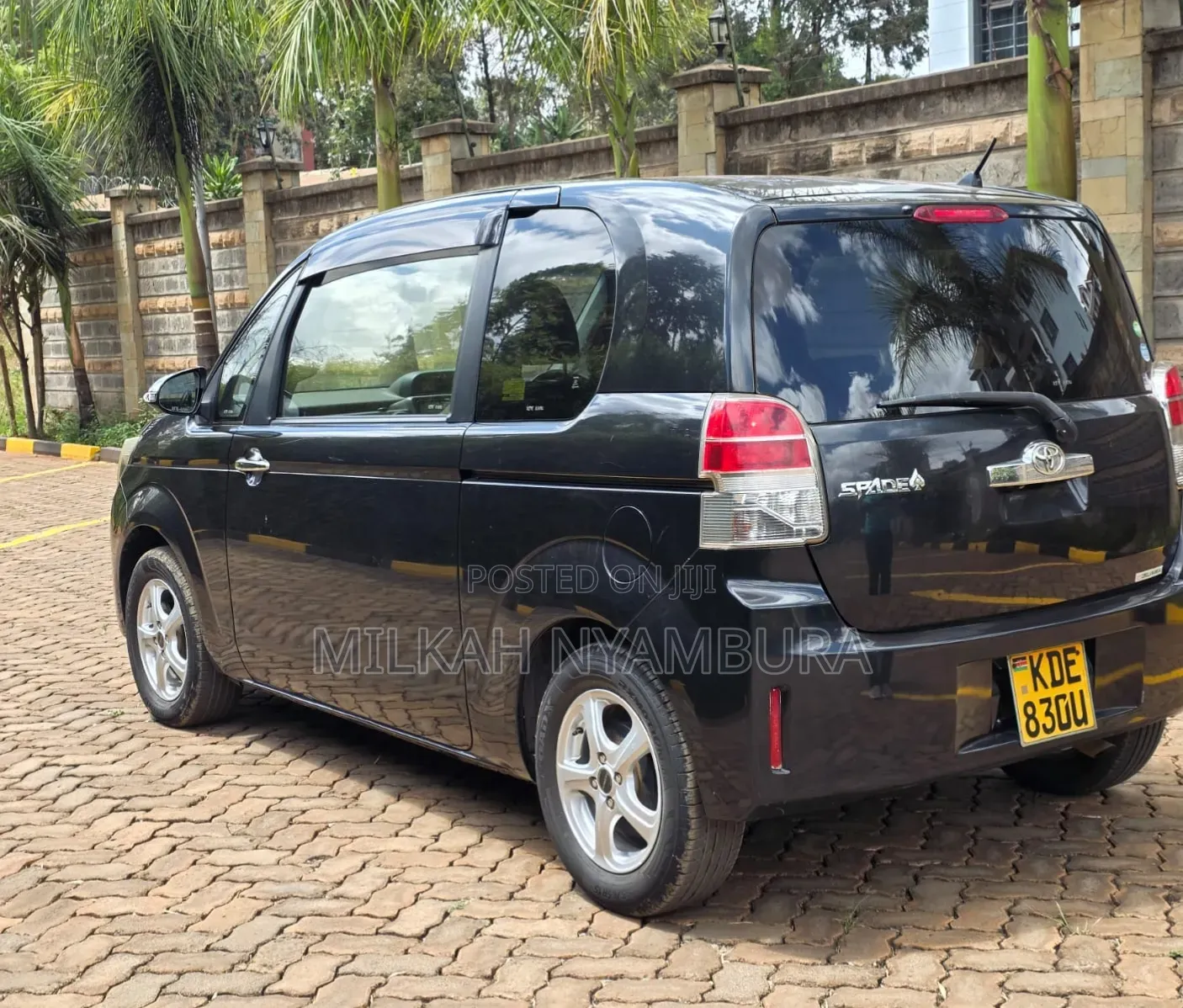 Toyota Spade 2014 Black