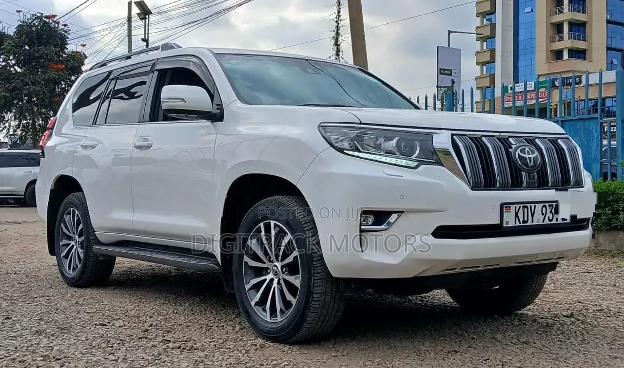 Toyota Land Cruiser Prado 2023 White