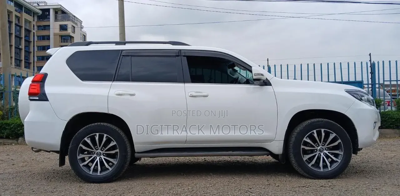 Toyota Land Cruiser Prado 2023 White