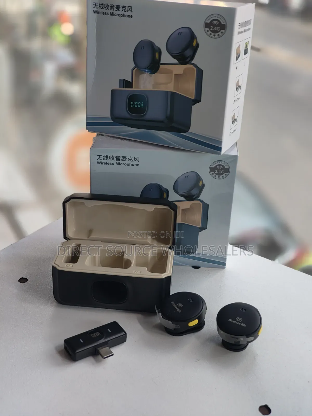 • Direct Connect: USB-C Twin Wireless Microphone System